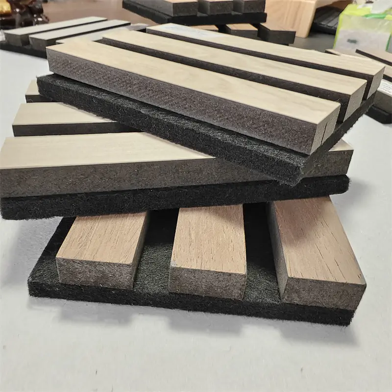 Mikä tekee korkealaatuisista akustisista paneeleista välttämättömiä melunhallinnassa?